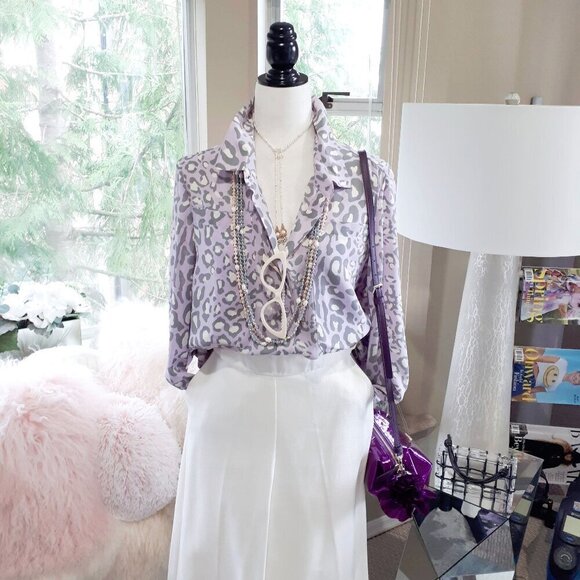 EUC Danier purple animal print statement back button up blouse, M - Picture 3 of 12